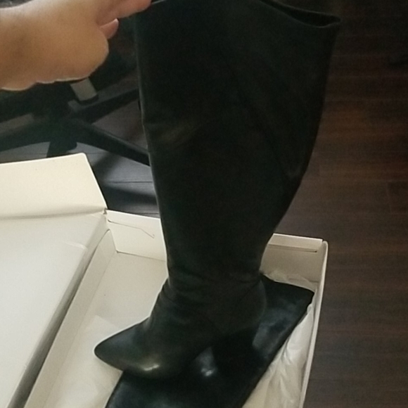 Boots - Picture 6 of 9